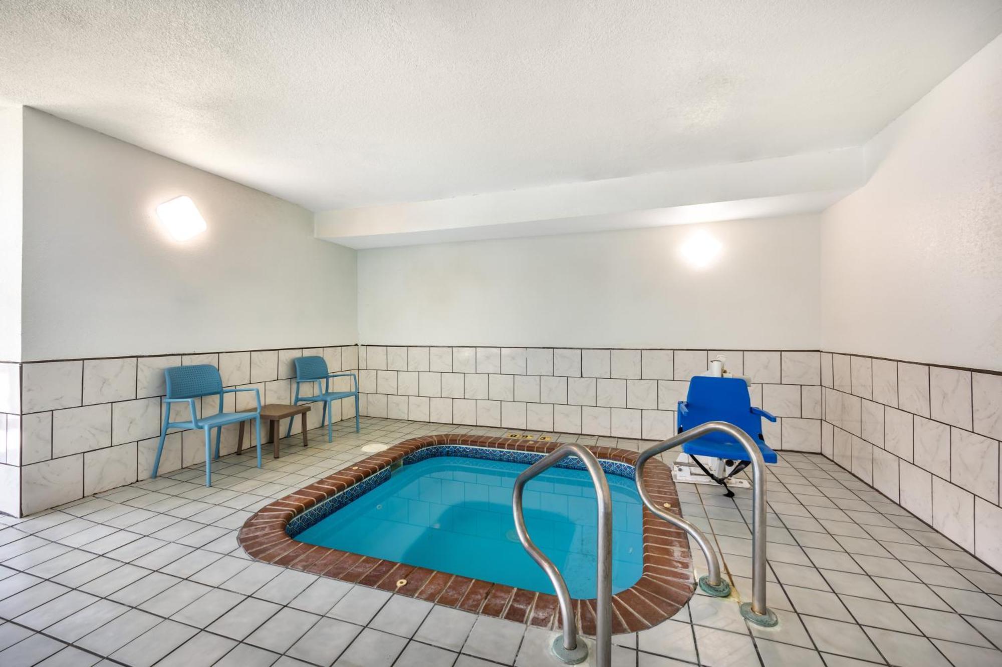 Sleep Inn & Suites Salina I-135 מראה חיצוני תמונה