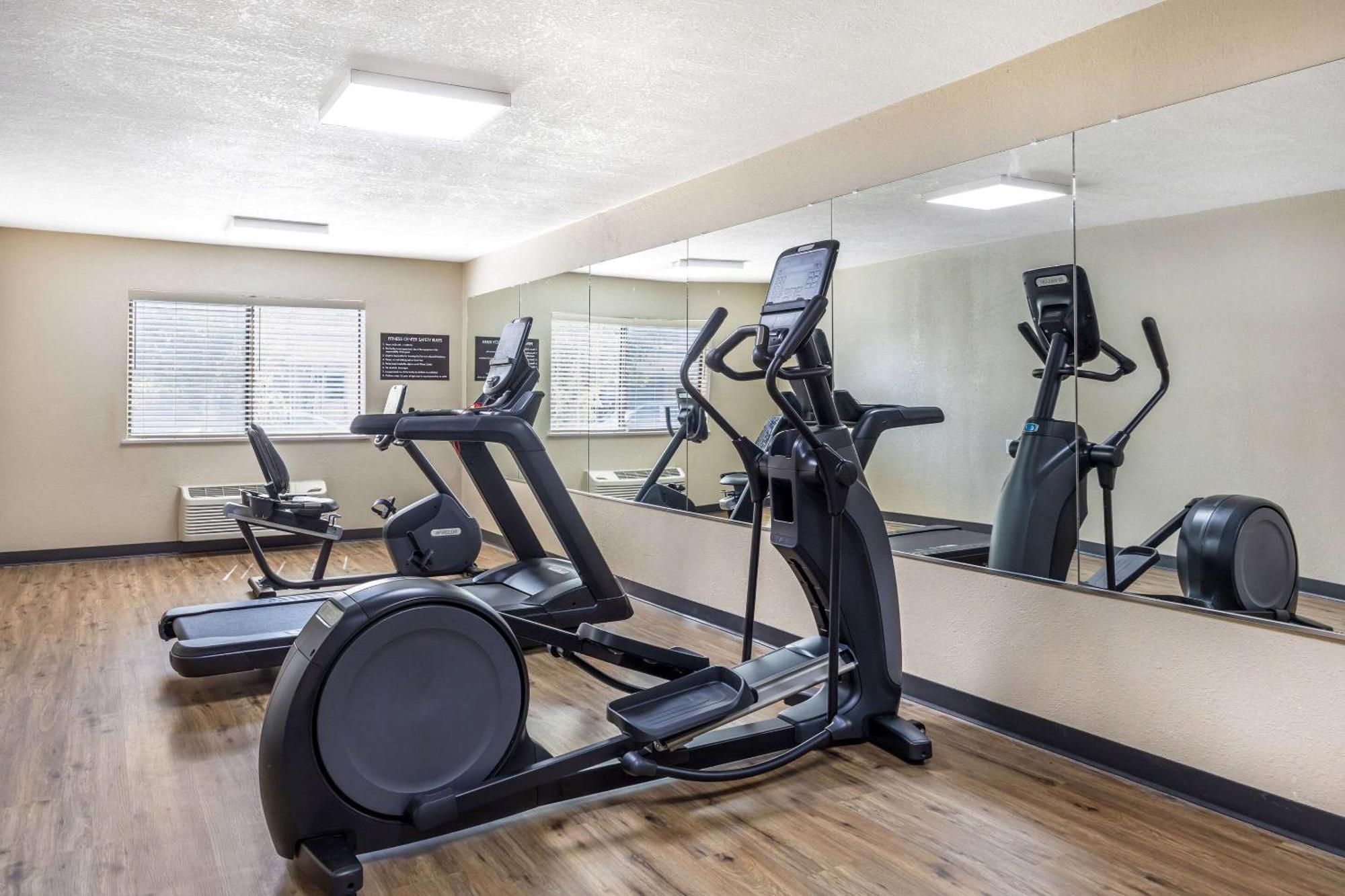 Sleep Inn & Suites Salina I-135 מראה חיצוני תמונה